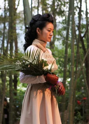 安以轩巩新亮李欣汝给野兽献花剧照图片_8