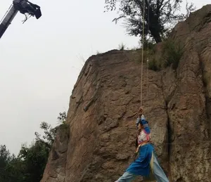 安以轩新剧采蝶拍摄现场图片曝光 悬挂半空惊险_3