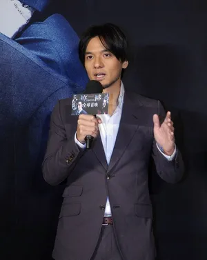 控制北京首映礼图片 吴彦祖获安以轩姚晨送香吻_8