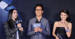 控制北京首映礼图片 吴彦祖获安以轩姚晨送香吻_12