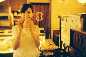 陈意涵最新写真图片 我愿意做个一个快乐的吃货_1