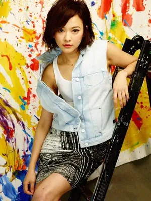 陈意涵青春涂鸦写真图片 天生可爱娃娃脸_2