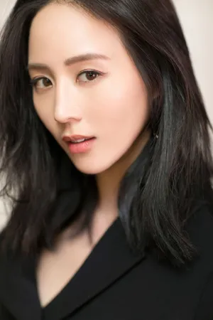 张钧甯新片发布会纯黑性感写真图片_4