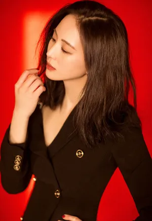 张钧甯新片发布会纯黑性感写真图片_5