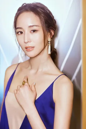 张钧甯蓝色吊带长裙礼服性感图片_2