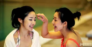 张钧甯韩熙庭香艳戏水 最美的时光曝新照