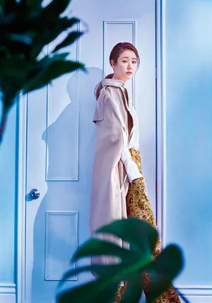 林心如产后复出时尚写真图片：大秀婀娜身姿_2