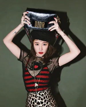 林心如性感红唇时尚大片写真图片_1