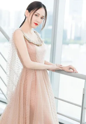演员陈乔恩性感礼服诱惑写真_5