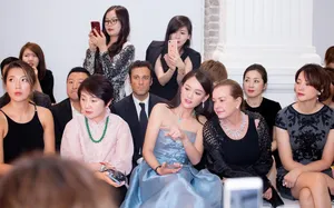 陈乔恩抹胸礼服性感写真  锁骨迷人_3