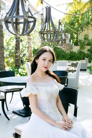 陈乔恩仙气十足婚纱写真图片_5