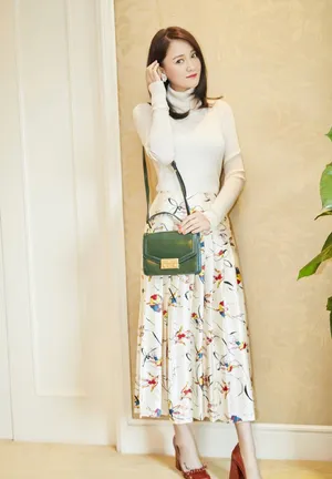 陈乔恩出席活动图片：简约大方_4