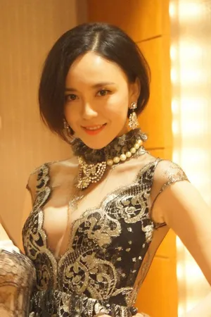 陈乔恩吕佳容爆乳装抢镜 遭陈乔恩袭胸验货_3