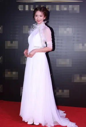 林志玲白色薄纱长裙似仙女出席活动图片_3