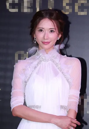 林志玲白色薄纱长裙似仙女出席活动图片_4