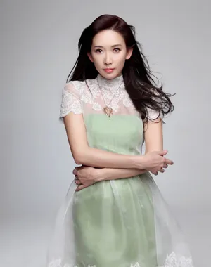林志玲蕾丝抹胸长裙迷人写真图片_1