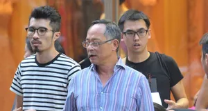 单身男女2探班 周渝民亲昵打高圆圆屁股_10