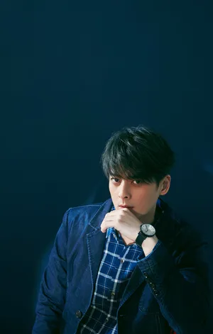 郭品超魅力型男时尚杂志封面大片
