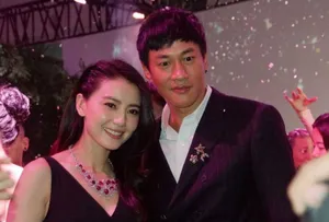 高圆圆何润东亲密现身 热聊自拍感情好_3