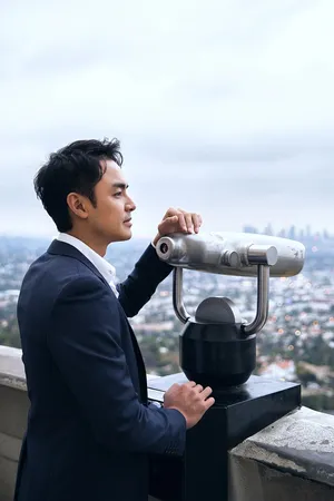 明道儒雅帅气西装写真图片_1