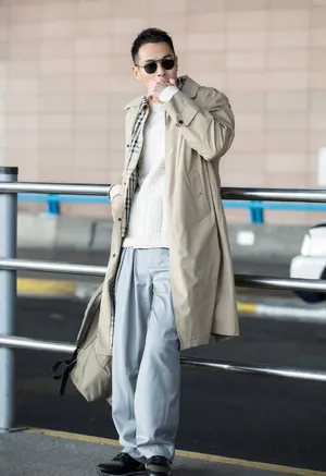 杨祐宁机场型男帅气写真图片_3