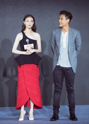 倪妮彭于晏《悟空传》发布会图片