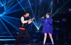 张靓颖林俊杰《梦想的声音》激情舞台秀合影写真图片_2