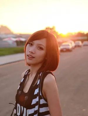 林俊杰嫩模女友陈立冷近照秀好肌肤图片_2