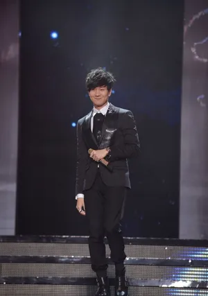 林俊杰获音乐V榜年度盛典 最佳男歌手图片_10