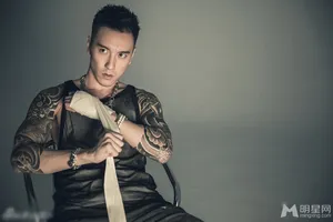 王阳明曝时尚写真 熟男魅力尽展无疑_6