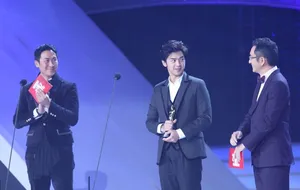 陈柏霖亮相国剧盛典受粉丝热捧图片_13