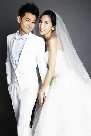 林志颖为庆祝微博粉丝破2000万 发搞怪婚纱照图片