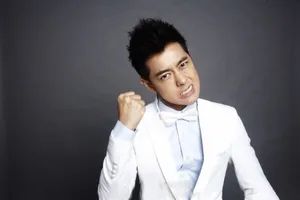 林志颖为庆祝微博粉丝破2000万 发搞怪婚纱照图片_7