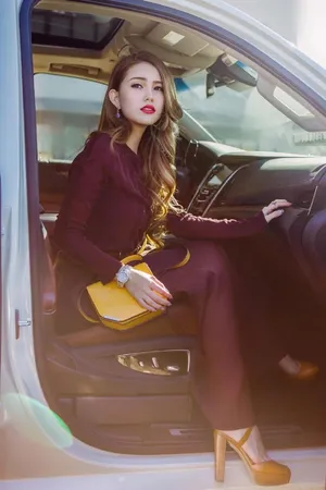 周杰伦老婆昆凌绝美时尚写真图片