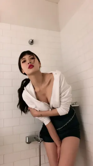 泫雅性感深V上衣美艳撩人美照图片_4