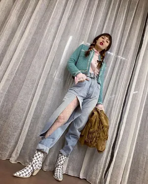 泫雅混色麻花辫性感可爱美照图片