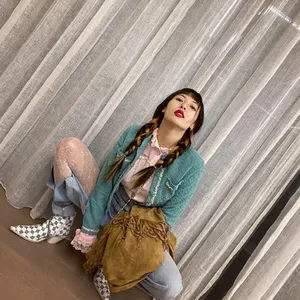泫雅混色麻花辫性感可爱美照图片_2