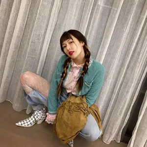 泫雅混色麻花辫性感可爱美照图片_5