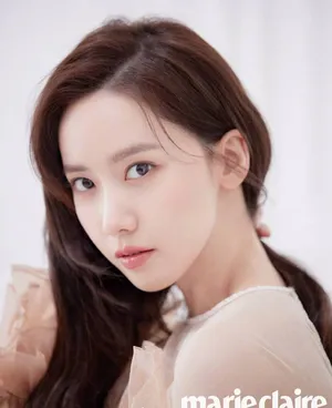 林允儿温柔优雅杂志大片写真图片_2