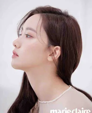 林允儿温柔优雅杂志大片写真图片_3