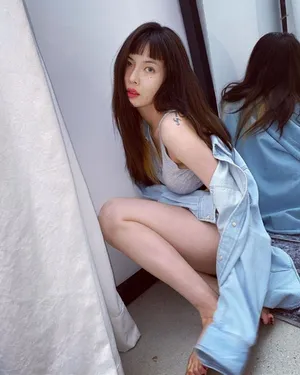 泫雅性感妩媚迷人身材美照图片