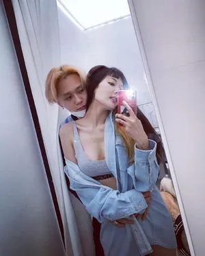泫雅性感妩媚迷人身材美照图片