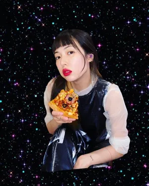 泫雅露肩毛衣可爱性感美照图片_4
