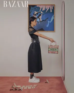 金智秀慵懒温柔艺术画风写真图片_2