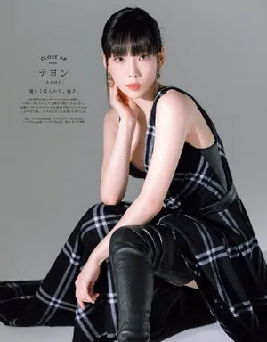 金泰妍格纹吊带裙性感靓丽写真图片_2