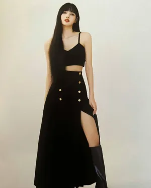 Lisa黑色吊带性感写真图片第1张