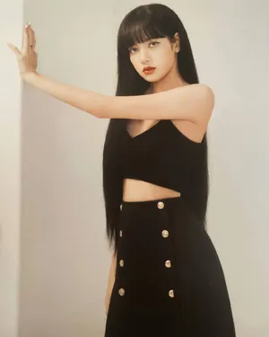 Lisa黑色吊带性感写真图片_6