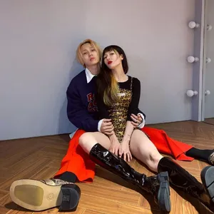 泫雅豹纹吊带裙性感撩人美照图片_2