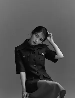IU李知恩百变风格性感写真图片_2