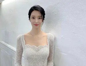 徐睿知珍珠裙优雅写真图片_6